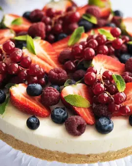 Tarta de queso con frutas del bosque