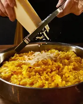 Risotto con queso parmesano y azafrán