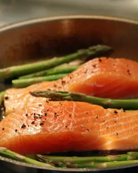 ZALM MET ASPERGES