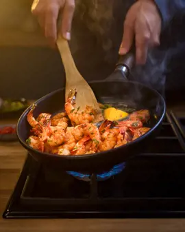 PAN FRIED PRAWNS WITH GARLIC & CHILLI
