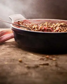 RHUBARB CRUMBLE
