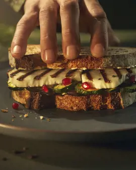 Sandwich cu halloumi la grătar