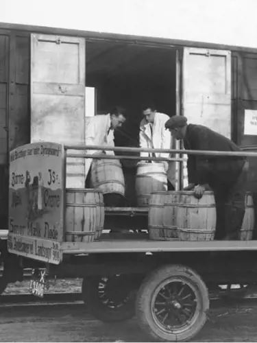 Αρχές του 1900: To Lurpak® περνάει τα σύνορα